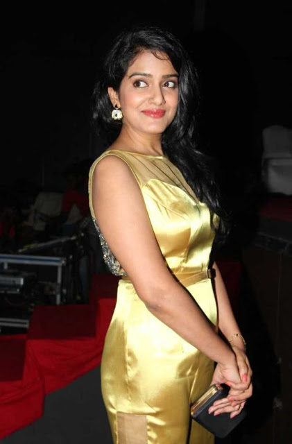 Beautiful Tamil Actress Vishakha Singh In Yellow Dress 8